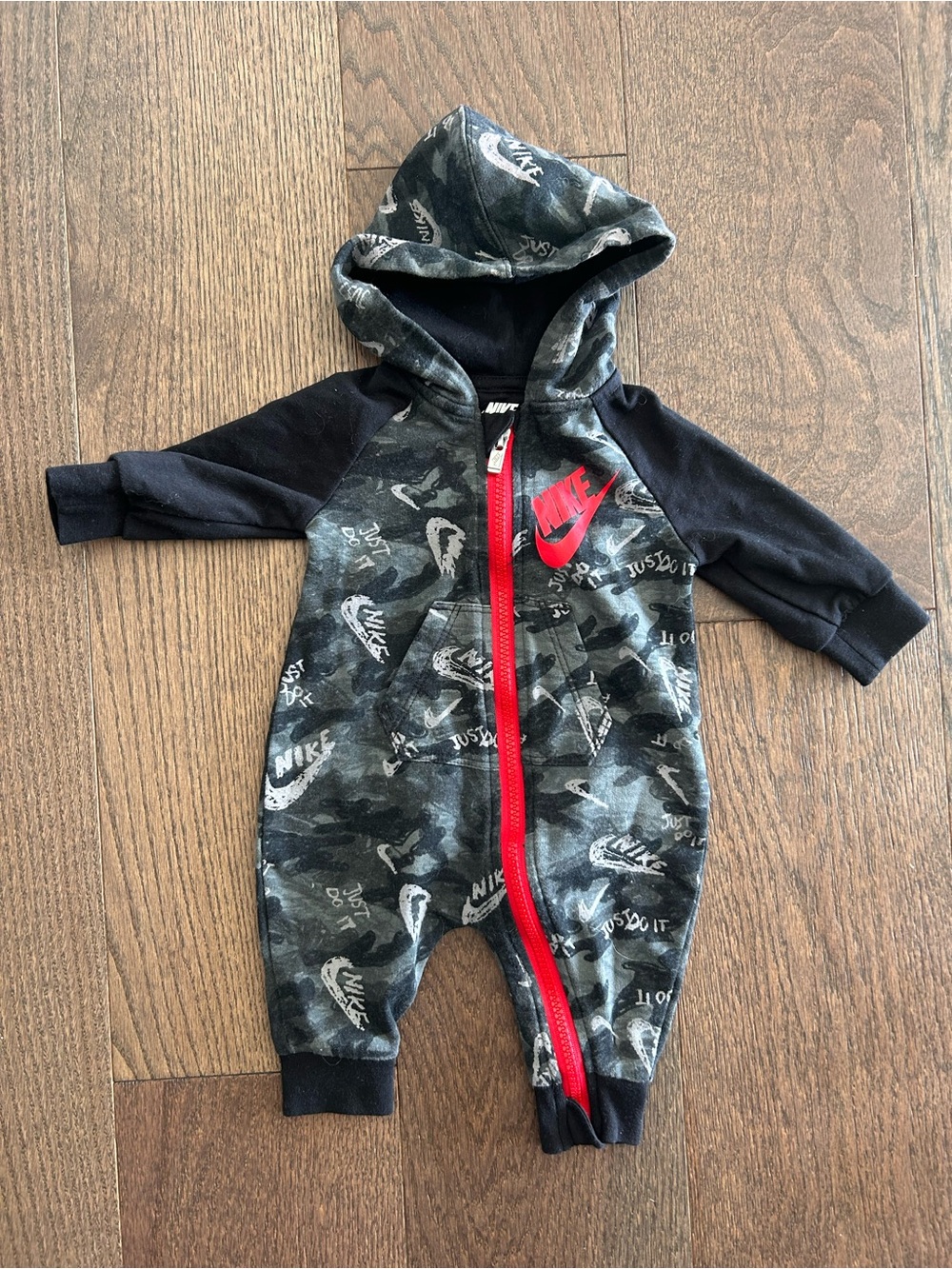 Nike Size 3 month Baby Boy's One Piece Sweatsuit Outfit